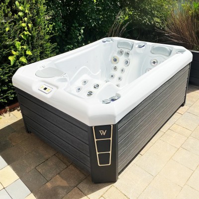 MANHATTAN Jacuzzi Spa Exterior (3 pers.)
